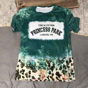 Princess park t-shirt (one direction) size medium